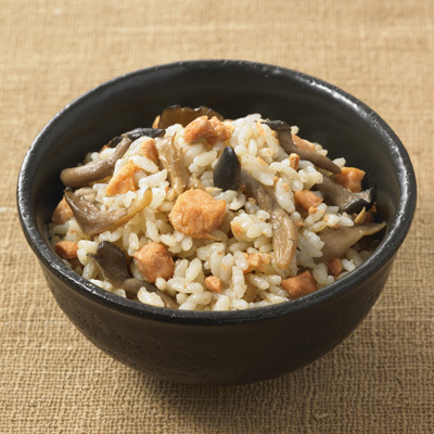 炊き込みごはんの素　秋鮭きのこごはん　１７２ｇ（お米２合用２～３人前）