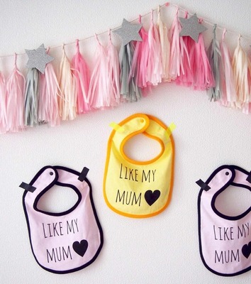 "LIKE MY MUM" Bib
