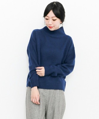 スクエアーハイネックニット