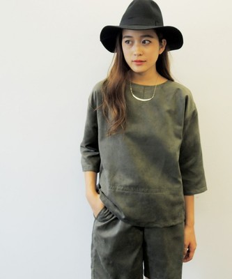 スエードブラウス