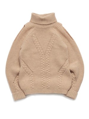 肩開きニットプルオーバー