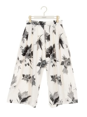 フラワーガウチョパンツ