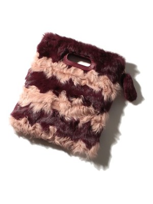 Lily Brown　 トライバル柄ファークラッチ