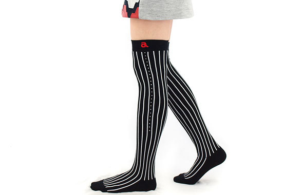 ストライプ柄ニーハイソックス