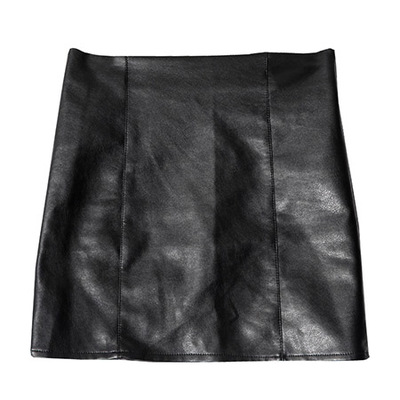 フェイクレザータイトスカート