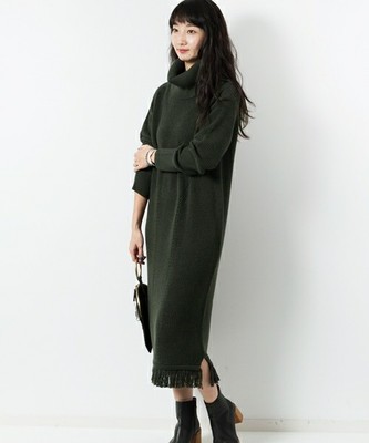 裾フリンジタートルニットマキシワンピース