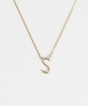 K10YG イニシャルネックレス “S”