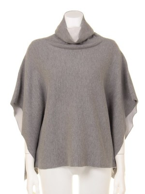 ハイネックニットポンチョ