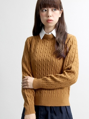 ケーブルセーター