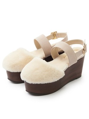 モコモコファーウエッジサンダル