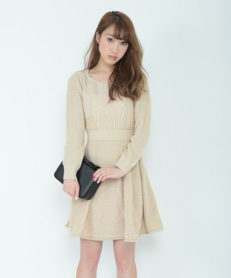 フレアニットワンピース