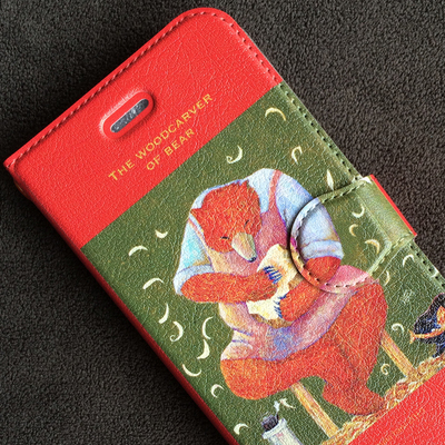 洋書モチーフの手帳型iPhoneケース