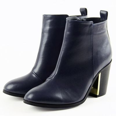 プレーンショートブーツ