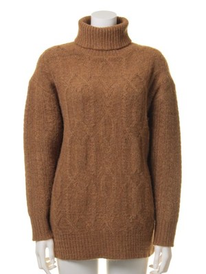 サイドスリットハイネックニット