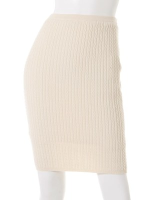 ケーブルニットスカート