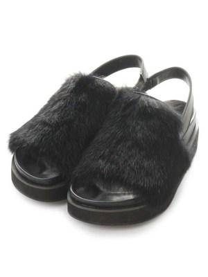 ファーフラットサンダル