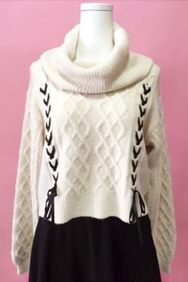 モヘアケーブルリボンオフタートルニット