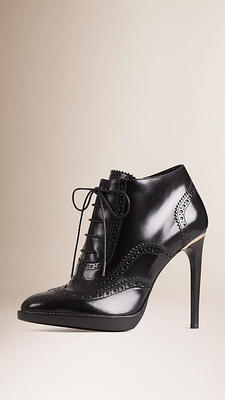 ブローグディテール・レザー・アンクルブーツ