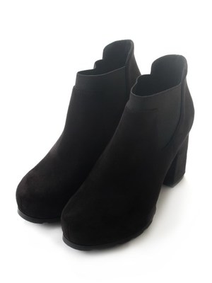 カットワークブーティー