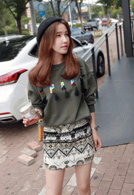 Hライン柄ミニスカート