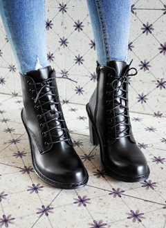 ブラックフェイクレザーレースアップアンクルブーツ