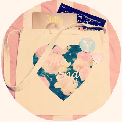 The End ショルダーバッグ