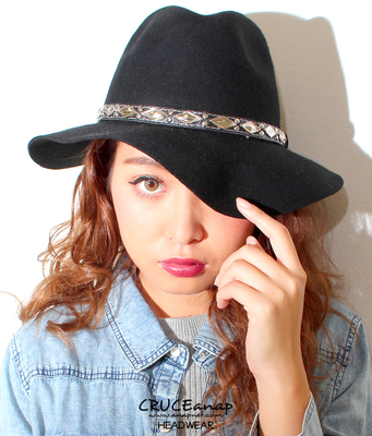 デザインベルトツバ広ウールハット