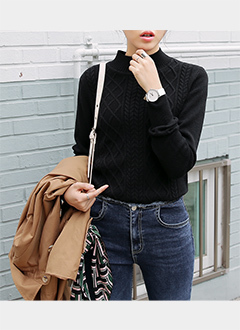 モックネックケーブルニット