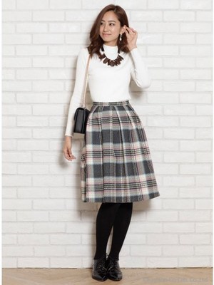 チェックプリントタックスカート