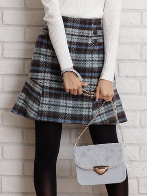 チェック柄スカート