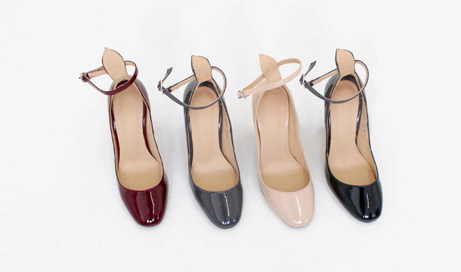 アンクルストラップラウンドトゥヒール