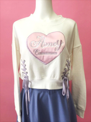 レースアップハートアップリケトップス