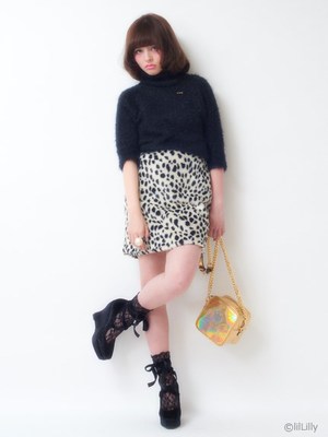 モヘアプルオーバーニット