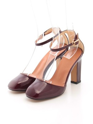 【EBELE MOTION】ストラップエナメルパンプス