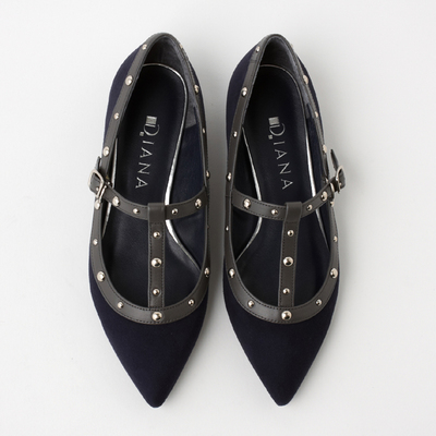 Ｔストラップが今っぽいとんがりフラット