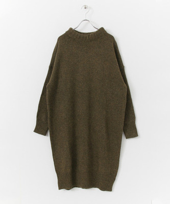 ボトルネックニットワンピース