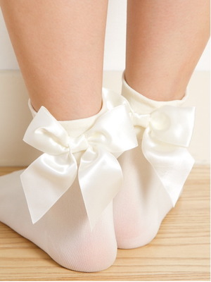 サテンビックリボンクルーソックス