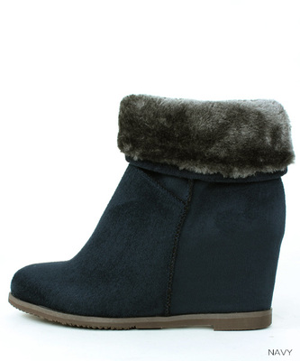 インヒールムートンブーツ