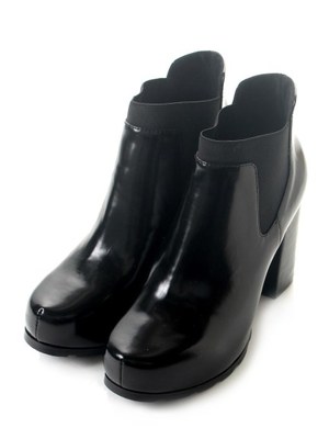 カットワークブーティー