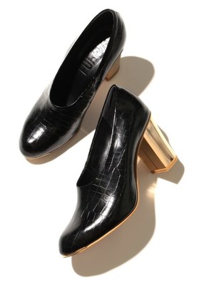 メタリックヒールパンプス