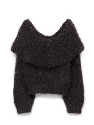 オフショルショート丈ニットプルオーバー