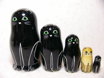 黒猫マトリョーシカ