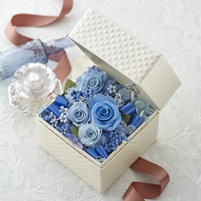 プリザーブドアレンジメント オルゴールフラワーブルー（星に願いを）