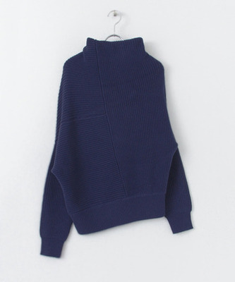変形ボトルネックKNIT