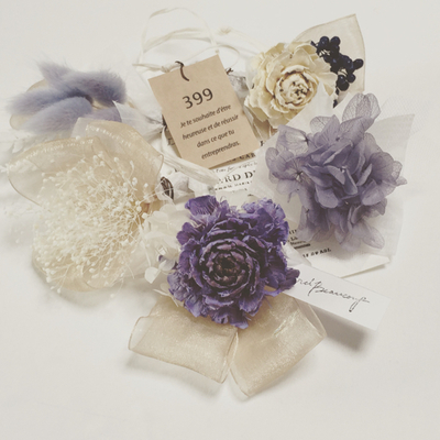 ライック色のガーランド