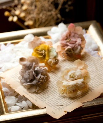 パンジー片耳イヤリング