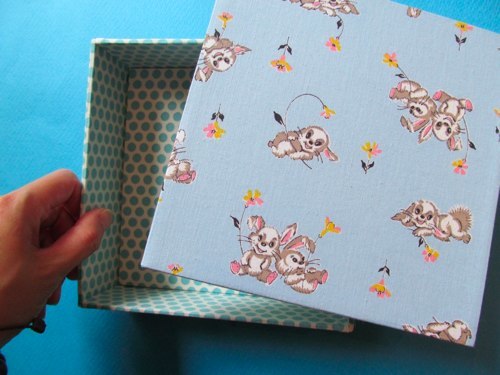 正方形の布箱「仲良しうさぎ」*boritto