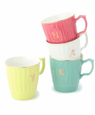 DE13 イニシャルマグカップ（ボックス入り）