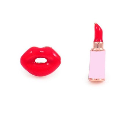 口紅風シルバーピアス