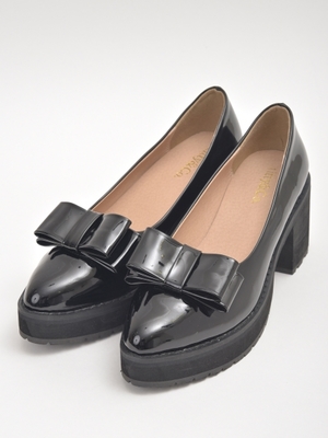 titty&Co.（ティティー アンド コー）エナメルリボンシューズ